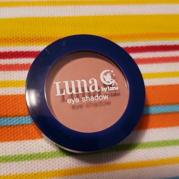 🌺Eyeshadow - Picture 2 of 3